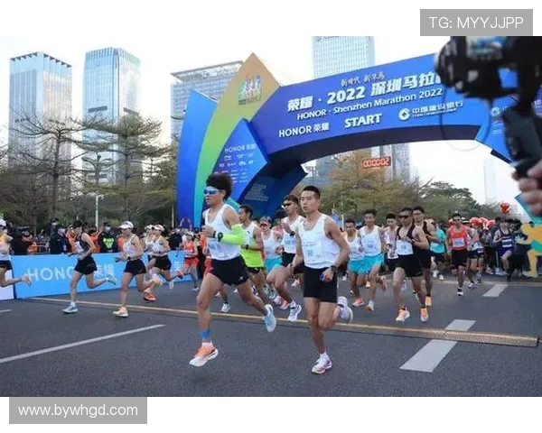 深圳城市马拉松点评飞盘队节奏表现与城市活力的完美结合