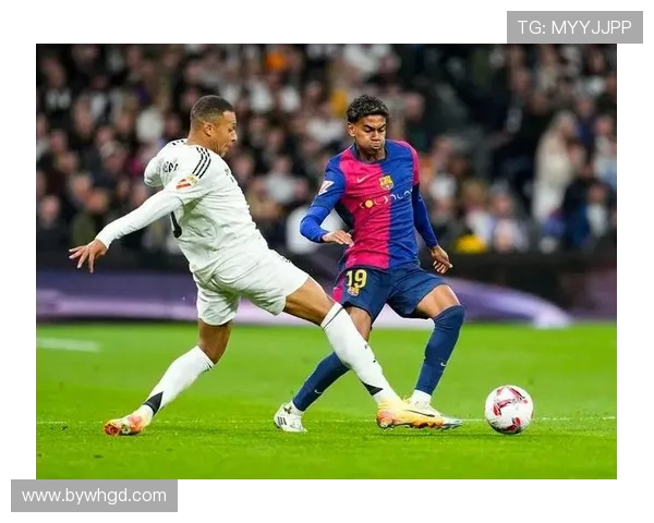 2018年巴萨与皇马经典对决回顾：足球盛宴的激情与荣耀