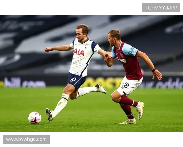 曼联与巴萨激战正酣最终结果揭晓引发球迷热议