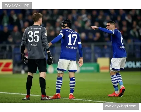 步行者与勇士激战正酣比分悬念不断引发球迷热议