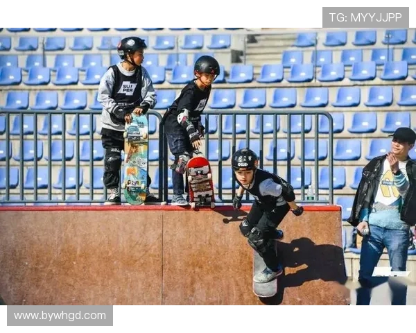 南京滑板队的力量之争引发热议探讨滑板运动的未来与发展 南京滑板队的力量之争引发热议探讨滑板运动的未来与发展